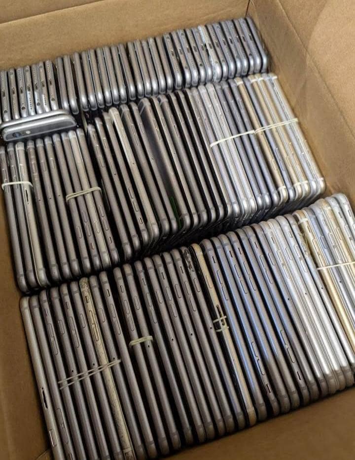 Apple iPhone box 15