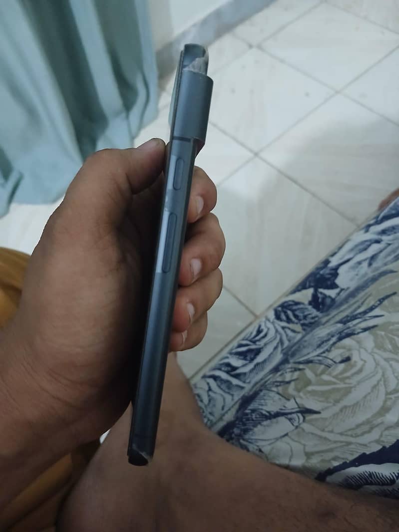 Google Pixel 8 4