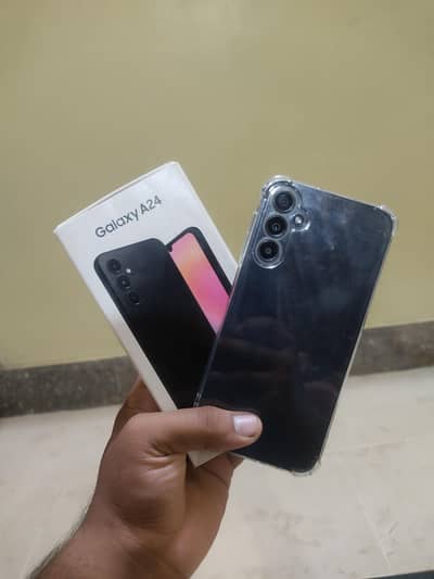 AOA I am selling my Samsung A24 pta approved 8 128
