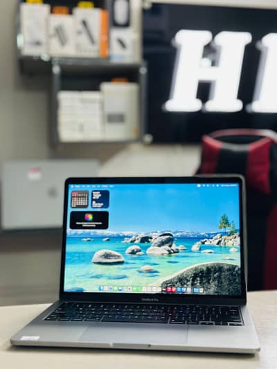 MacBook Pro (M1, 2020) Bulk Stock Mint Condition Long Battery Backup