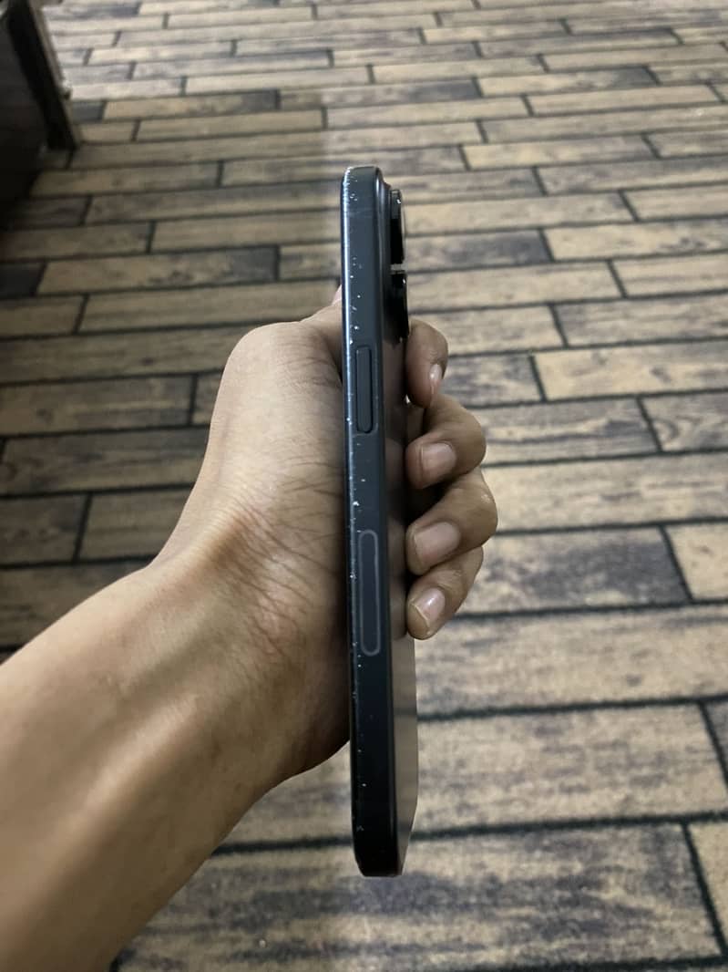 Apple iPhone 15 MDM 4