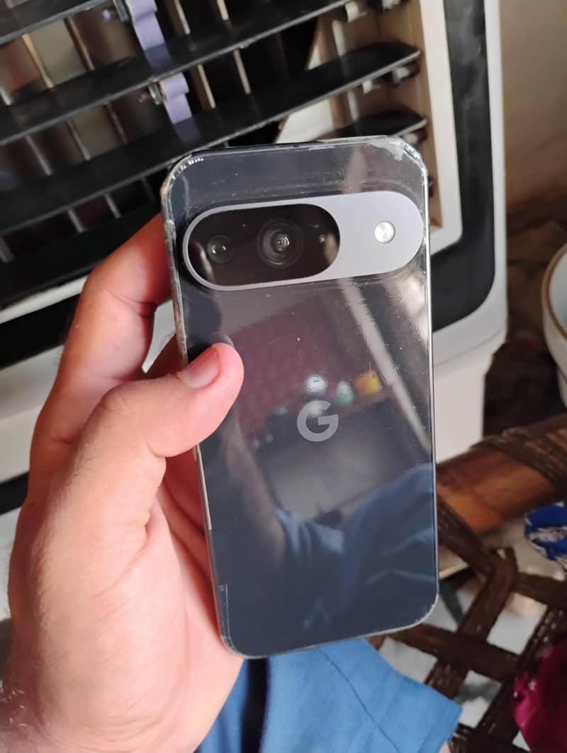 Google Pixel 9 4