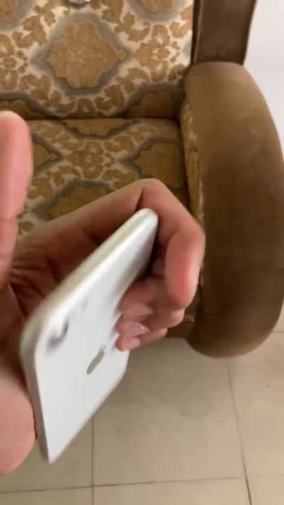 Apple iPhone SE