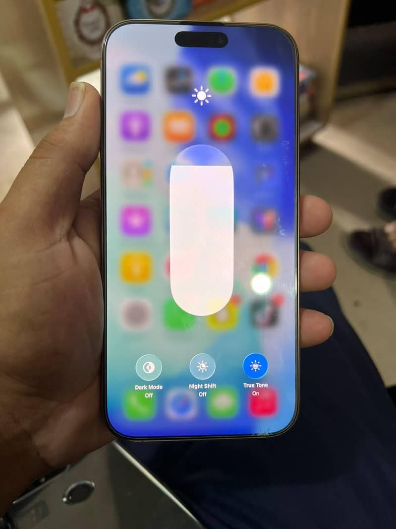 Apple iPhone 16 Pro Max 7