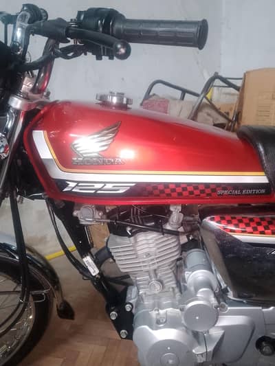 Honda 125 2025 specia edl model karachi number excellent condition