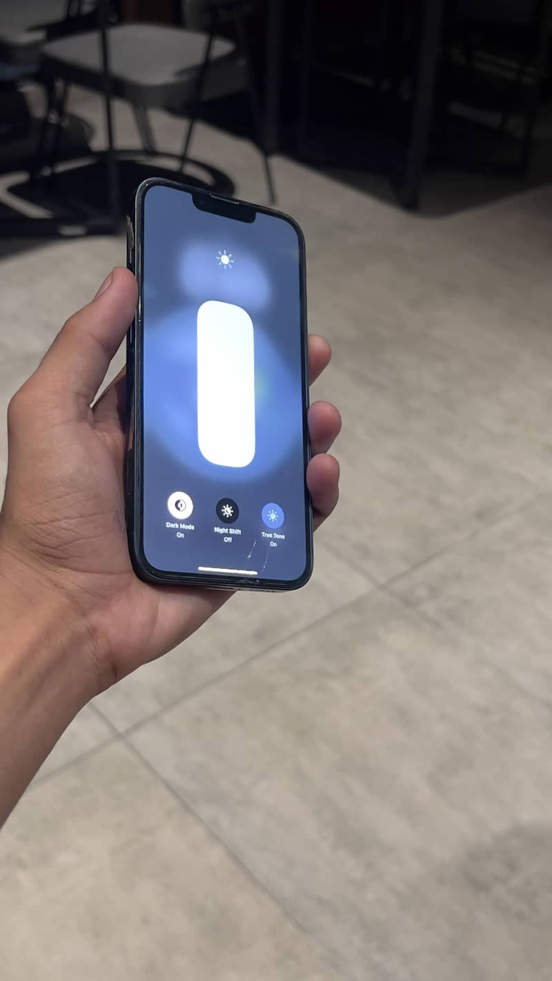 Apple iPhone 13 2