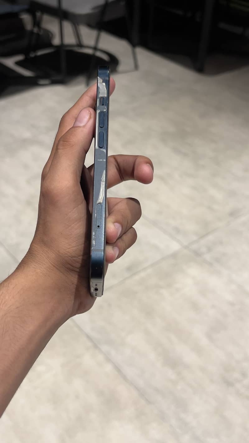 Apple iPhone 13 3