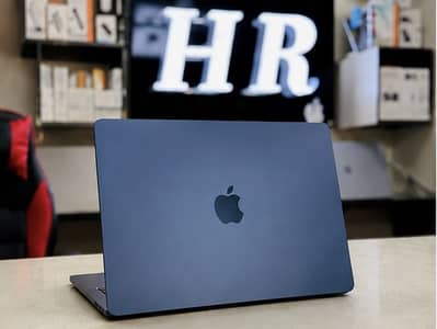MacBook Air (M2, 2022) 16/512 Midnight Mint Condition Up to 18hrs BT