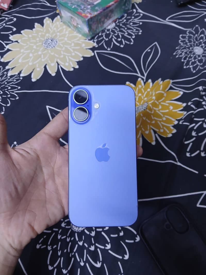 Apple iPhone 16 1