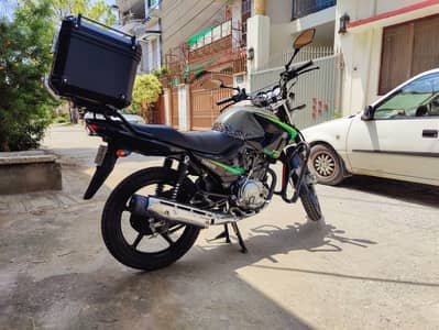 Yamaha YBR 125G 2025 | Matt Gray