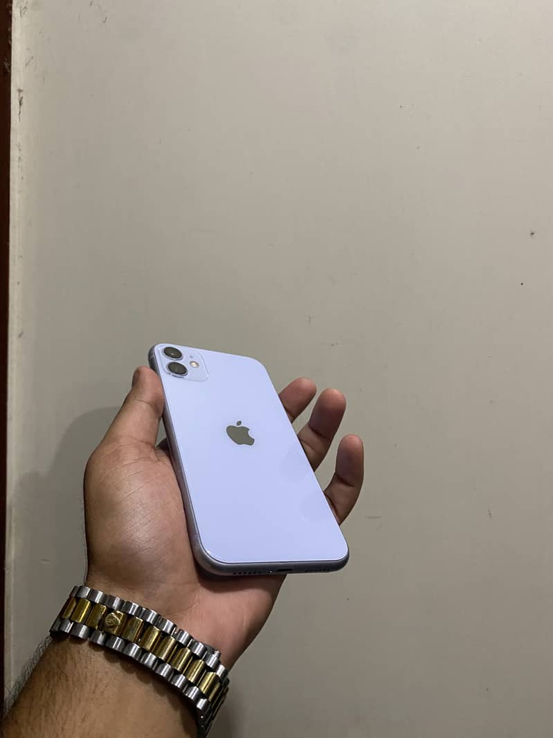 Apple iPhone 11 4