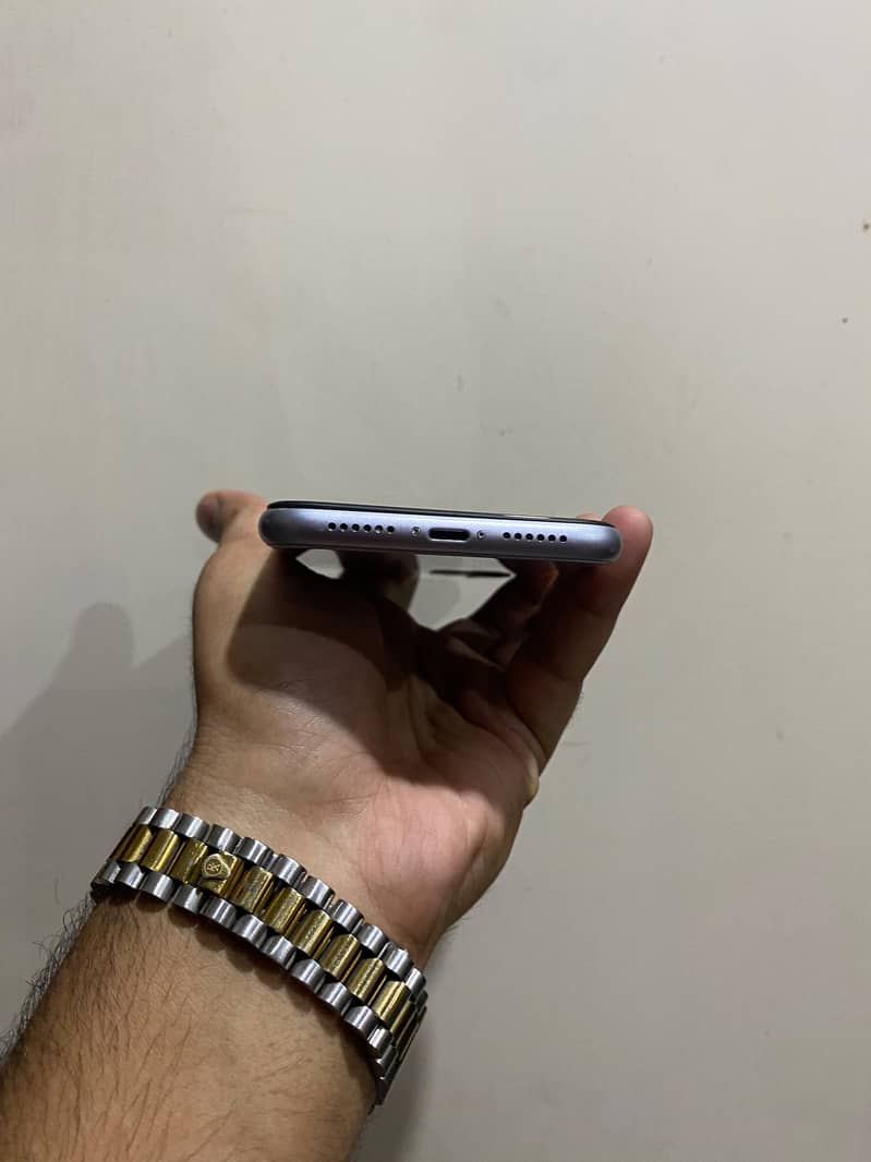 Apple iPhone 11 5