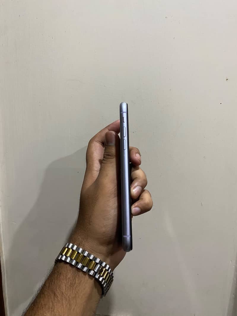 Apple iPhone 11 8