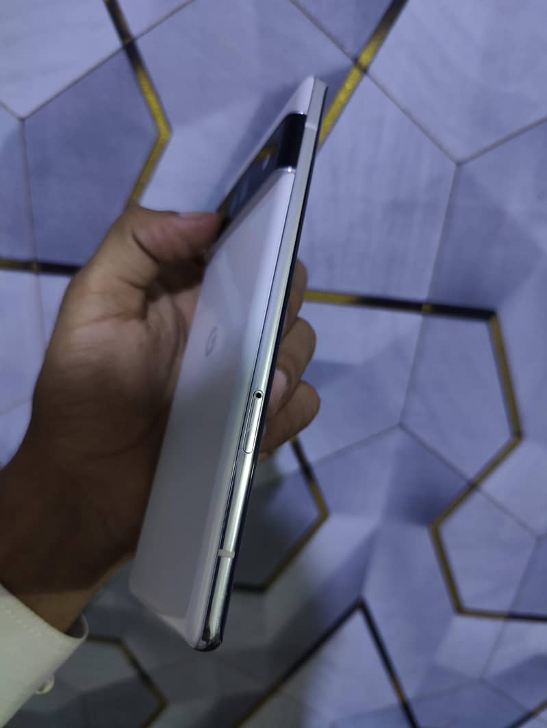 Google Pixel 6 Pro 2