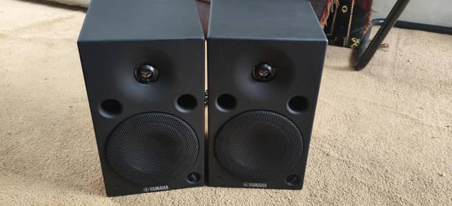 YAMAHA MSP5 STUDIO MONITORS.