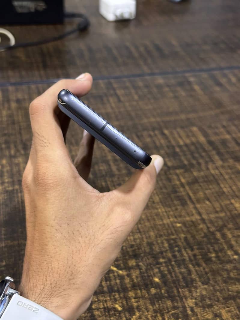 Google pixel 8 4