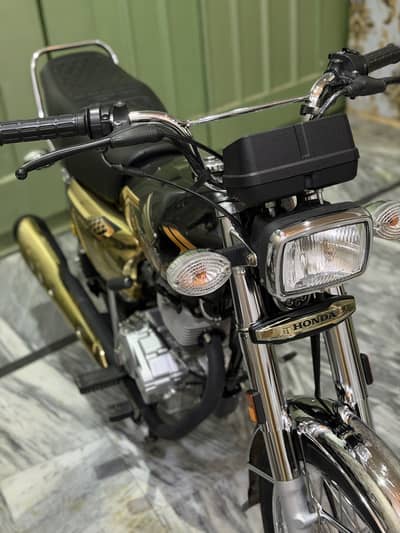 Honda 125 gold edition self start