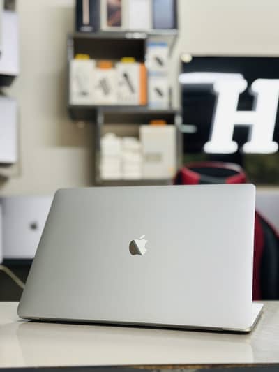 MacBook Pro 16” 2019 Core i9 32GB RAM 1TB SSD Beast Machine