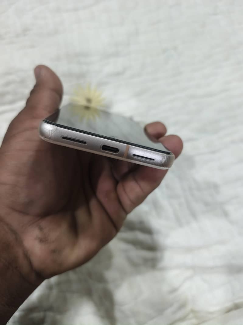 Google Pixel 8 1