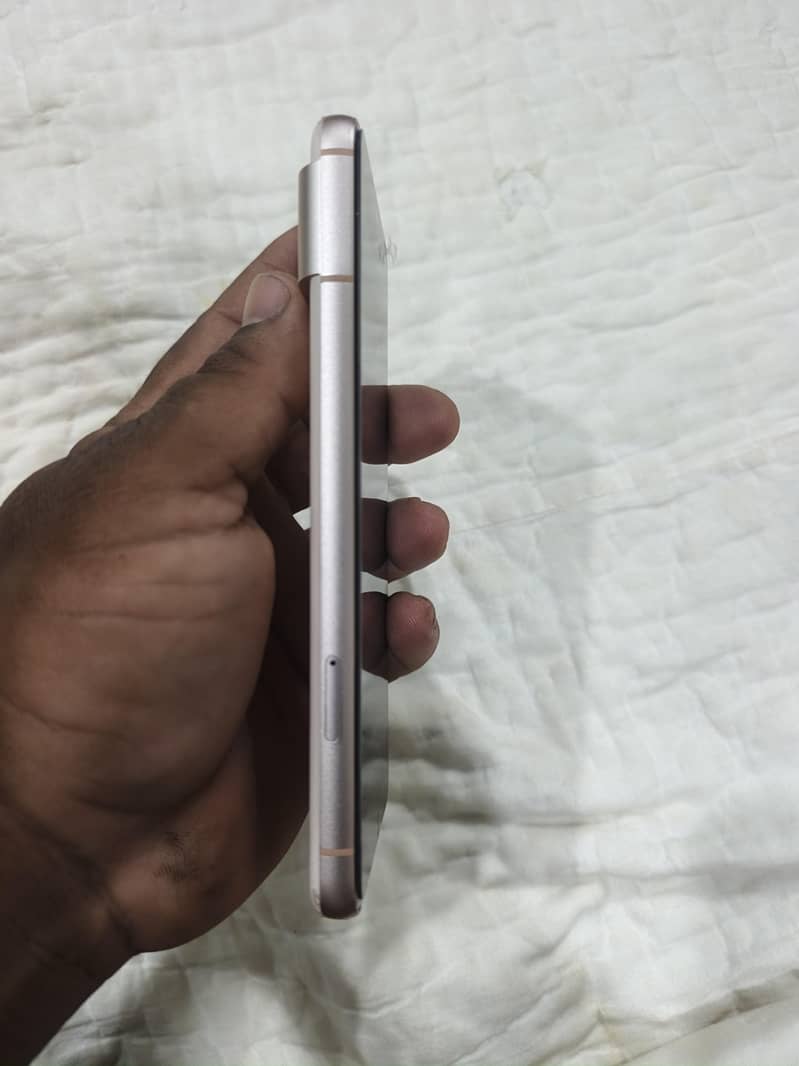 Google Pixel 8 3