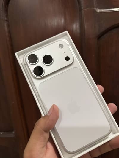 Iphone 17 pro Factory Unlock with box