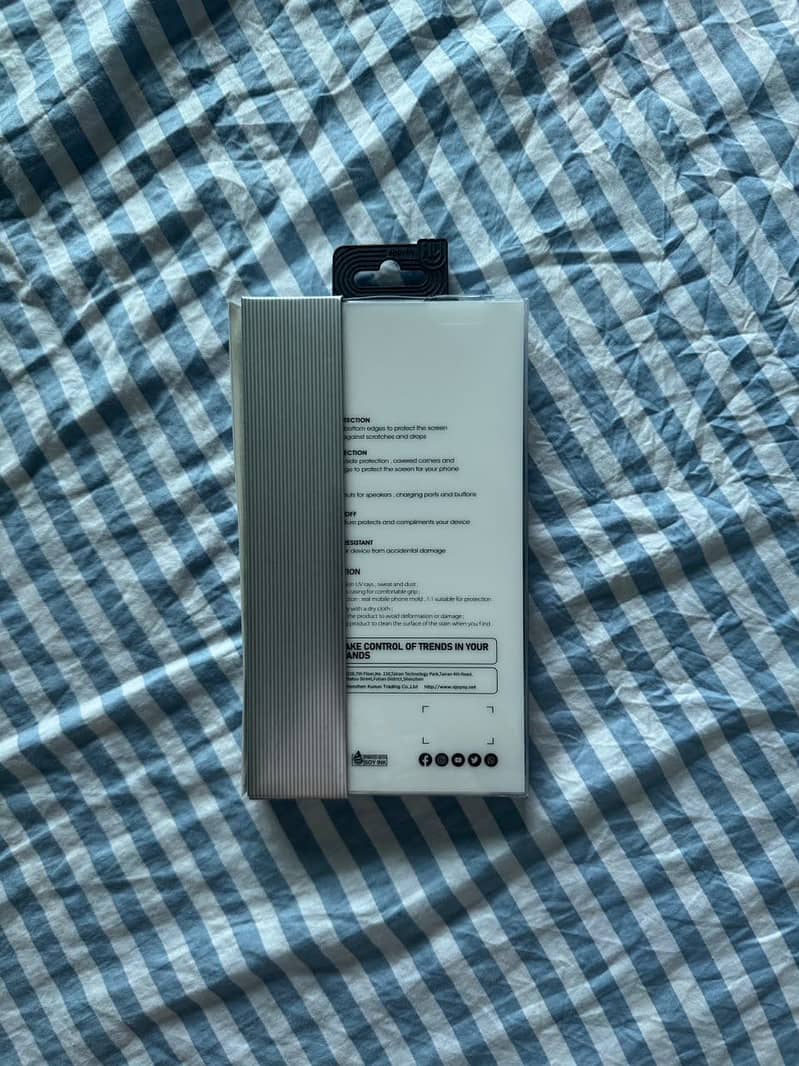 Apple iPhone 17 Pro Max 4