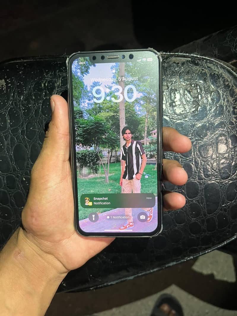 Apple iPhone X 5