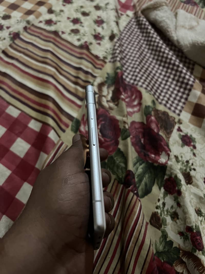 Google Pixel 7a 1