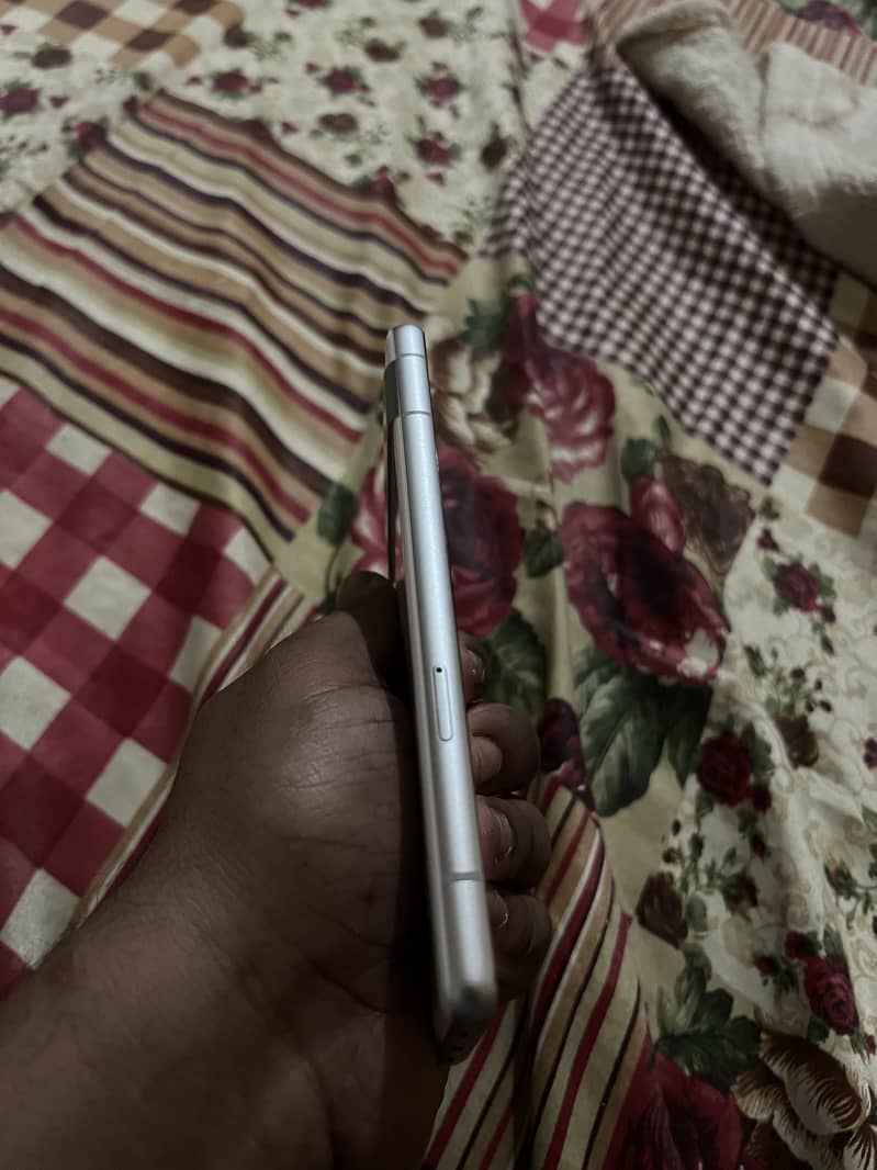 Google Pixel 7a 3