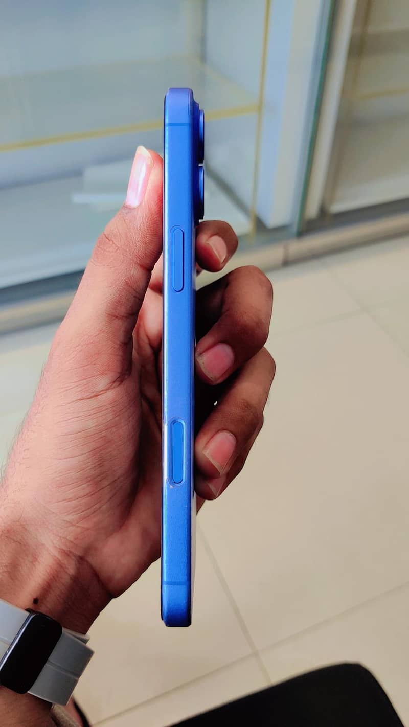 Apple iPhone 16 Plus 4