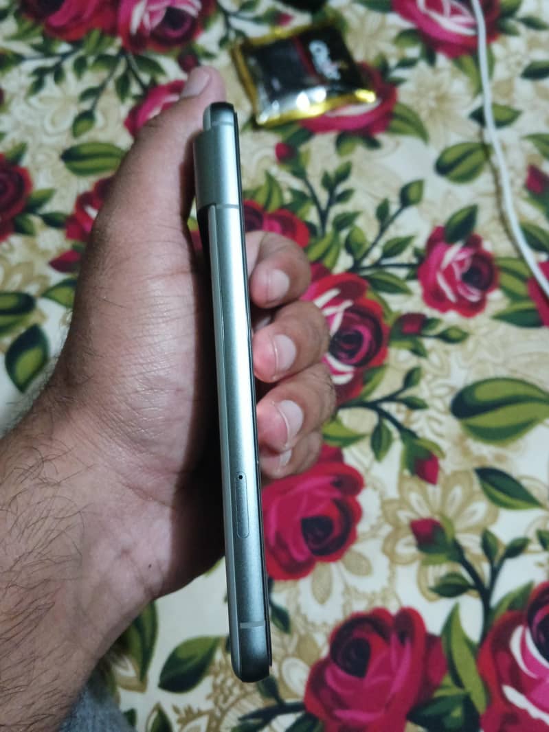 Google Pixel 8 5