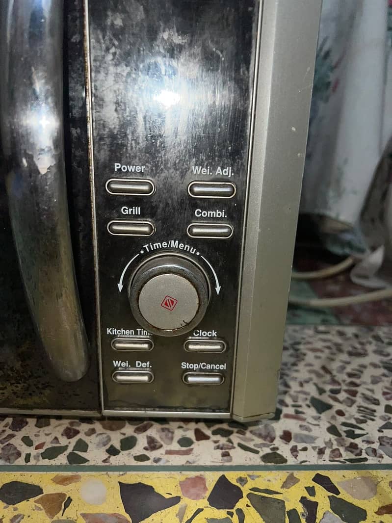 Orient small size microwave 1