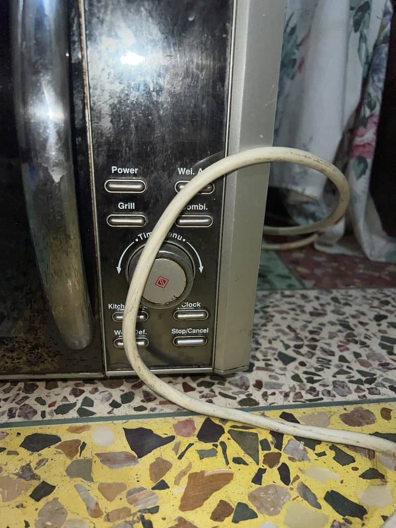 Orient small size microwave 2