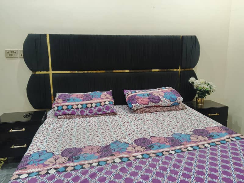 high gloss bed set 0