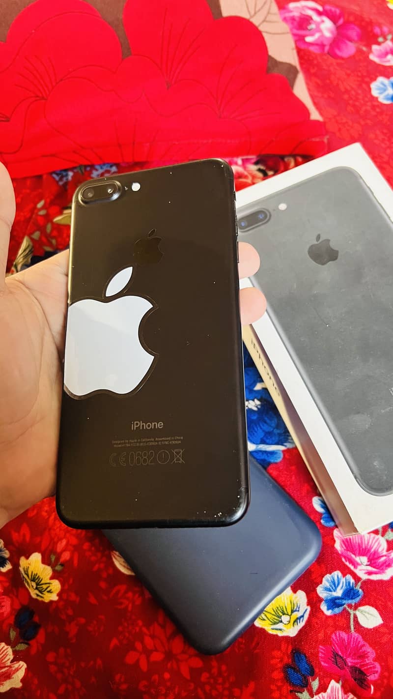 Apple iPhone 7 Plus 1