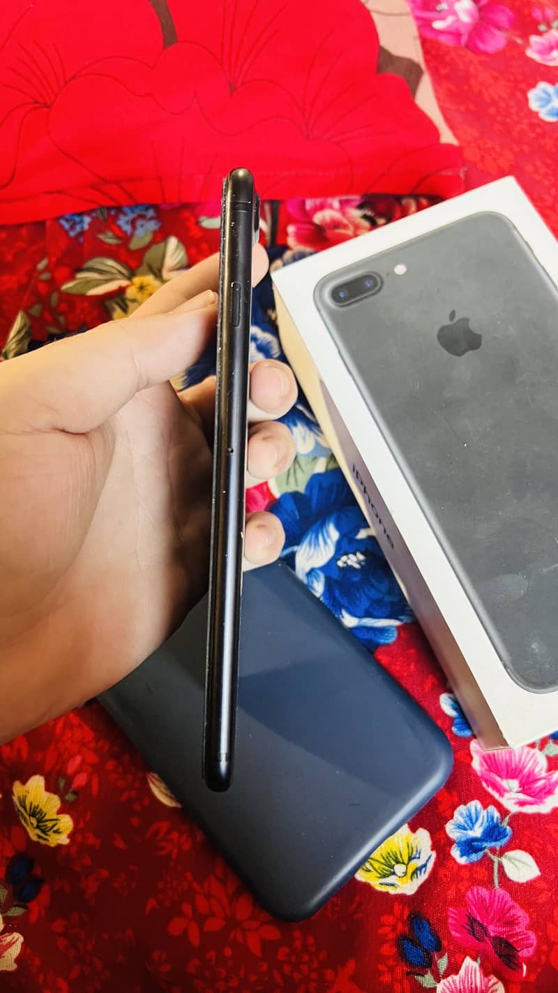 Apple iPhone 7 Plus 2