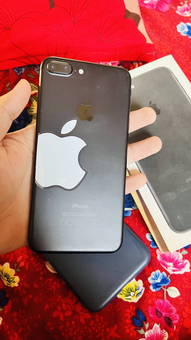 Apple iPhone 7 Plus 3