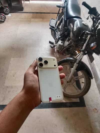 Apple iPhone XR converted 17 pro