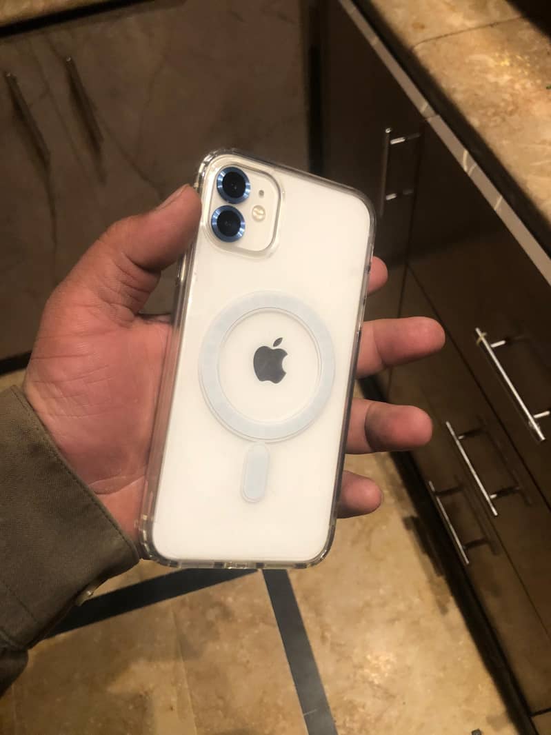 Apple iPhone 11 3