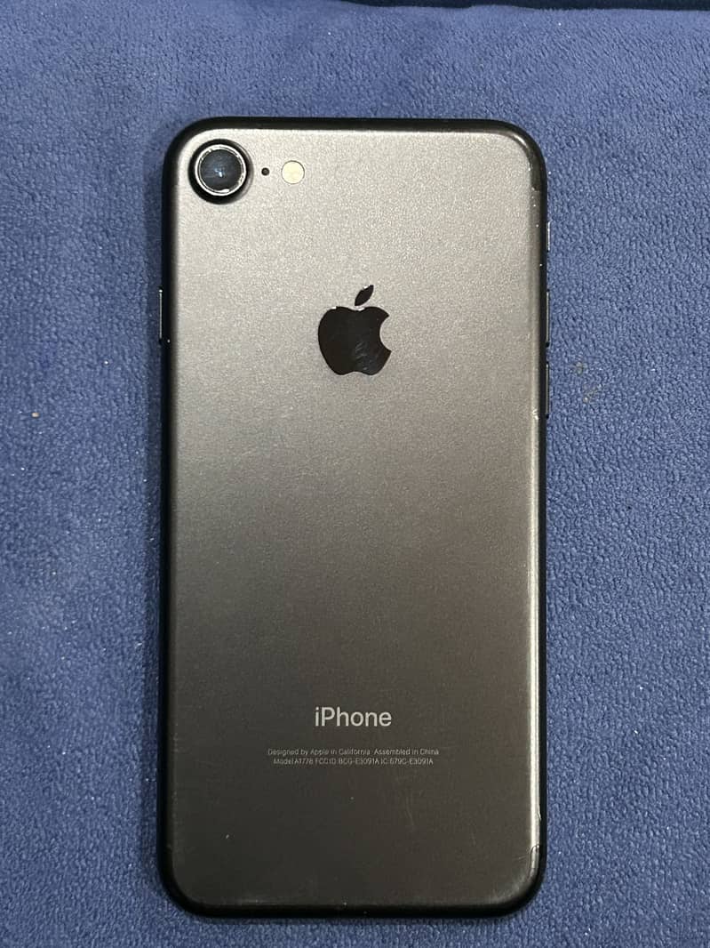 Apple iPhone 7 0