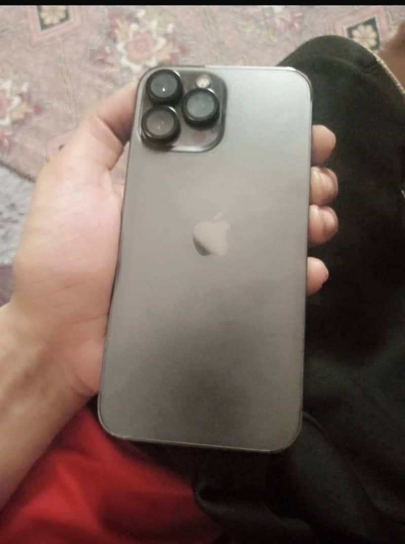 Apple iPhone 13 Pro Max 4