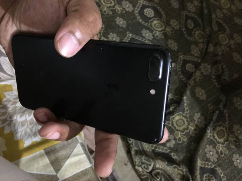 Apple iPhone 7 Plus 3