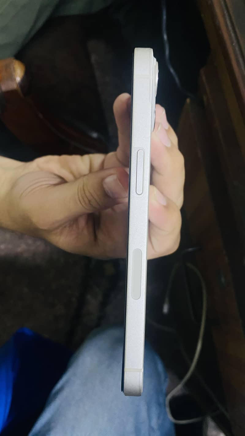 Apple iPhone 13 1