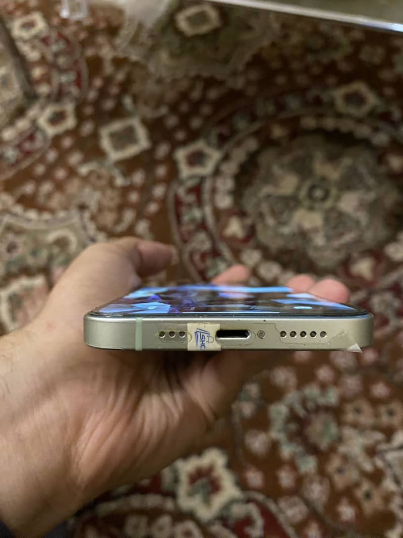 Apple iPhone 12 3