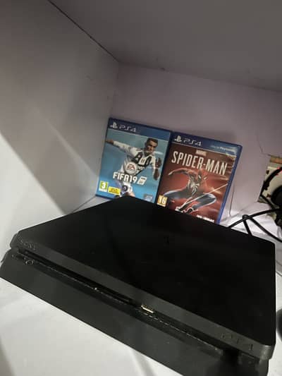 PlayStation 4 (ps4) perfect condition NEW