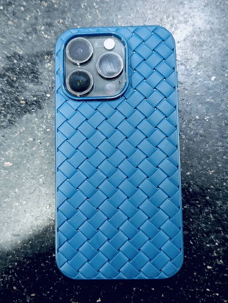 Apple iPhone 15 Pro 0