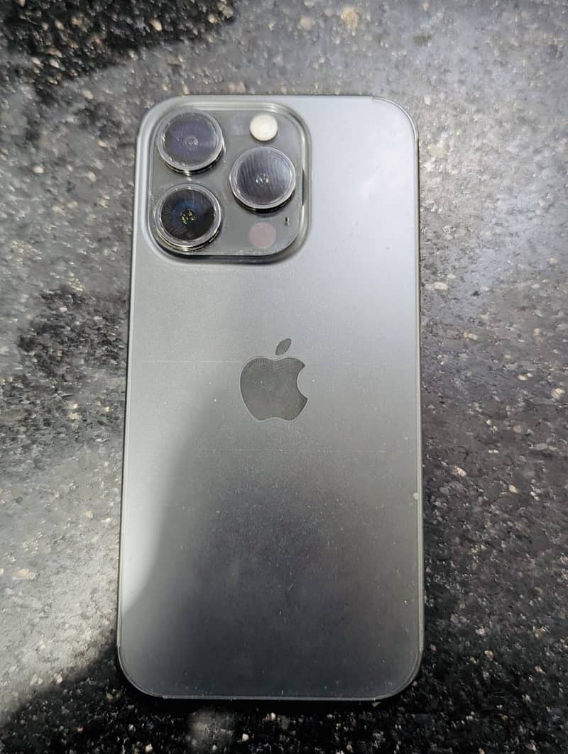 Apple iPhone 15 Pro 2