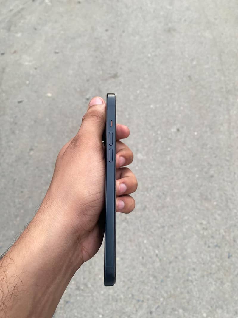 Apple iPhone 15 plus 3
