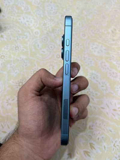 Apple iPhone 16