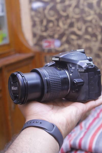 Nikon D5300 24.2MP with 18-55mm VR DX Lens